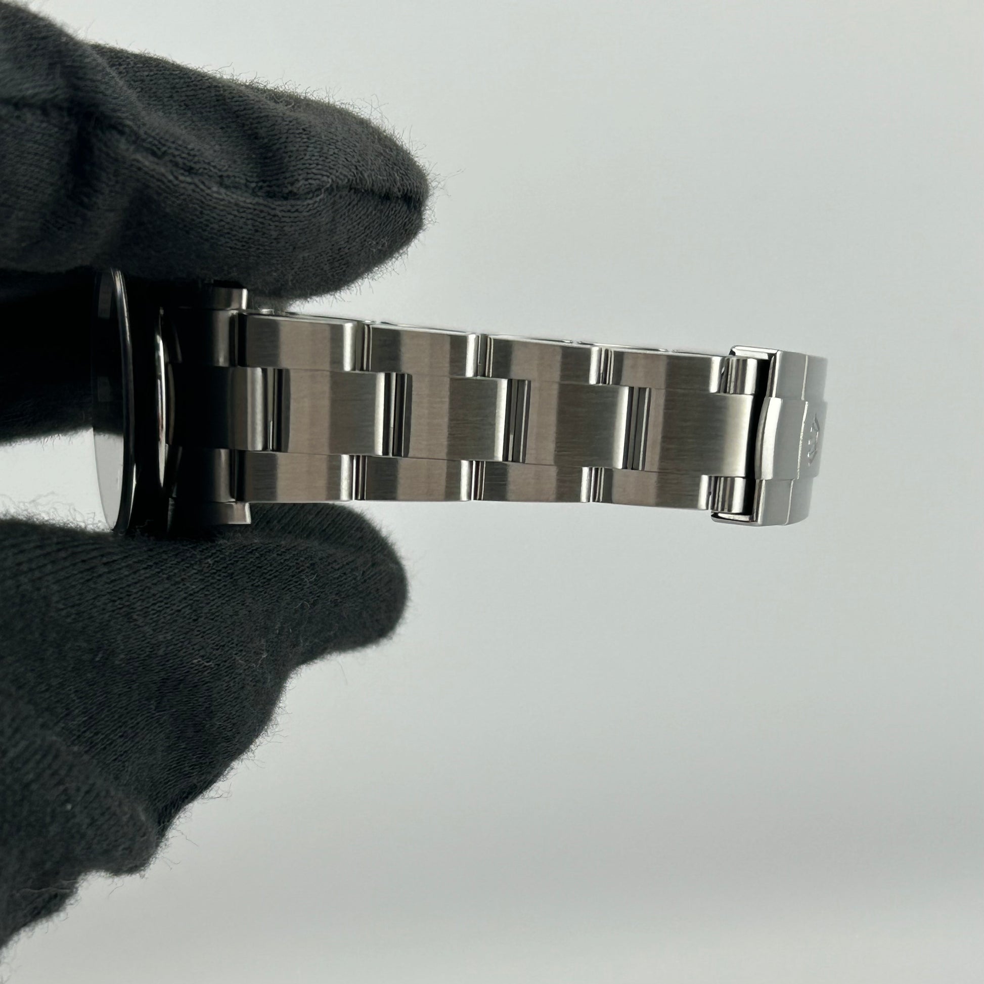 Rolex Oyster Perpetual 31 Blue Dial on Stainless Steel Ref. 277200 — view 5