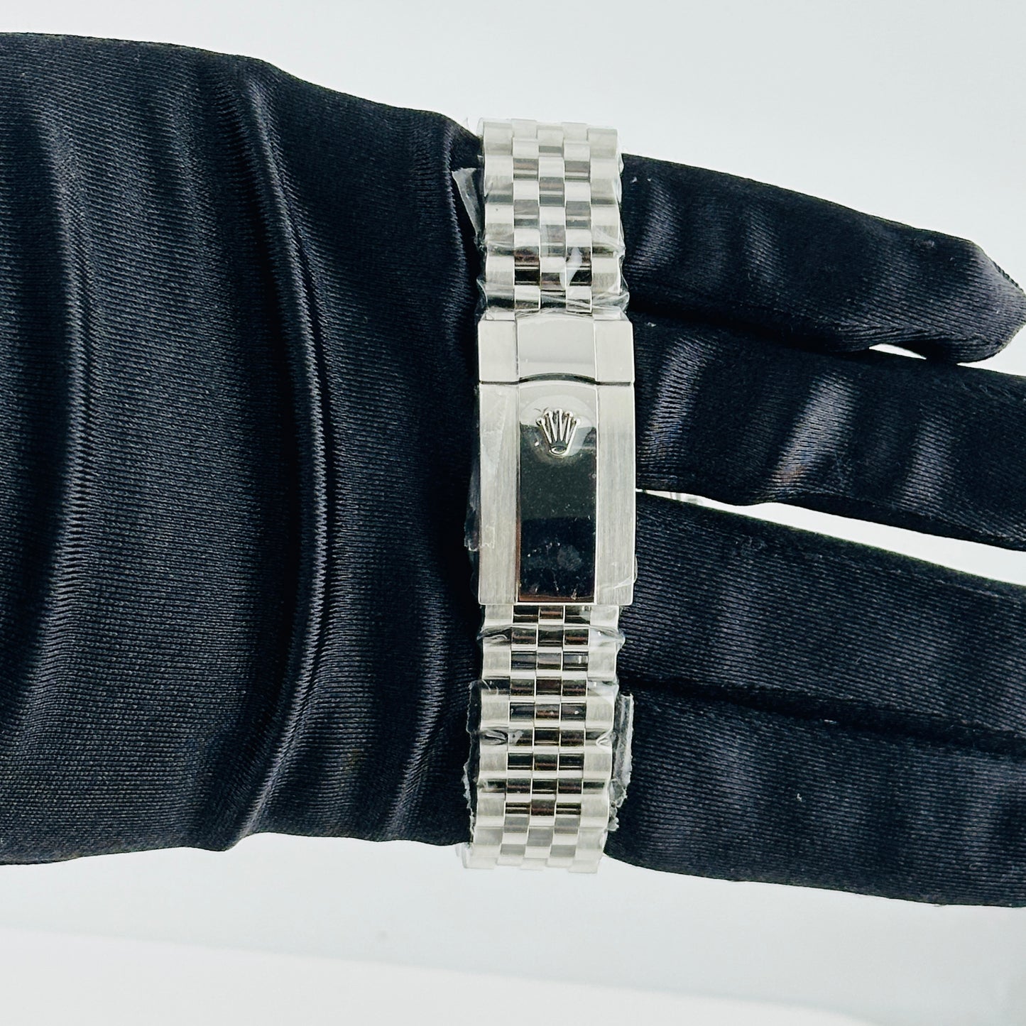 Rolex Datejust White Roman Dial on Jubilee Ref. 126300 Card 2022 — view 3