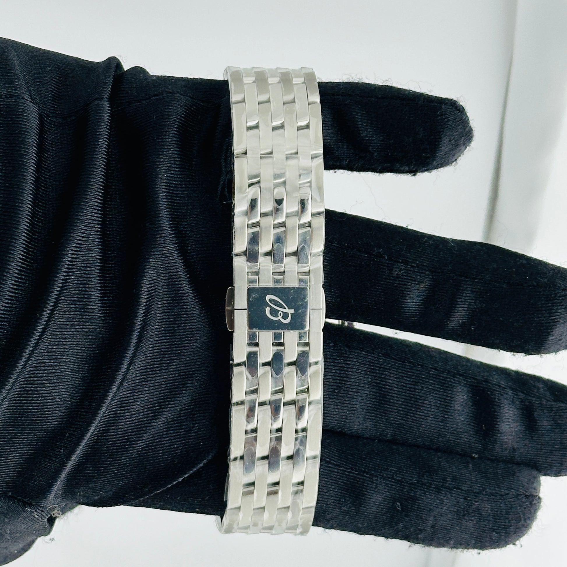 Breitling Navitimer B01 Chronograph Mint Green Dial on Bracelet Ref. AB0139211L1A1 Card 2025 — view 3