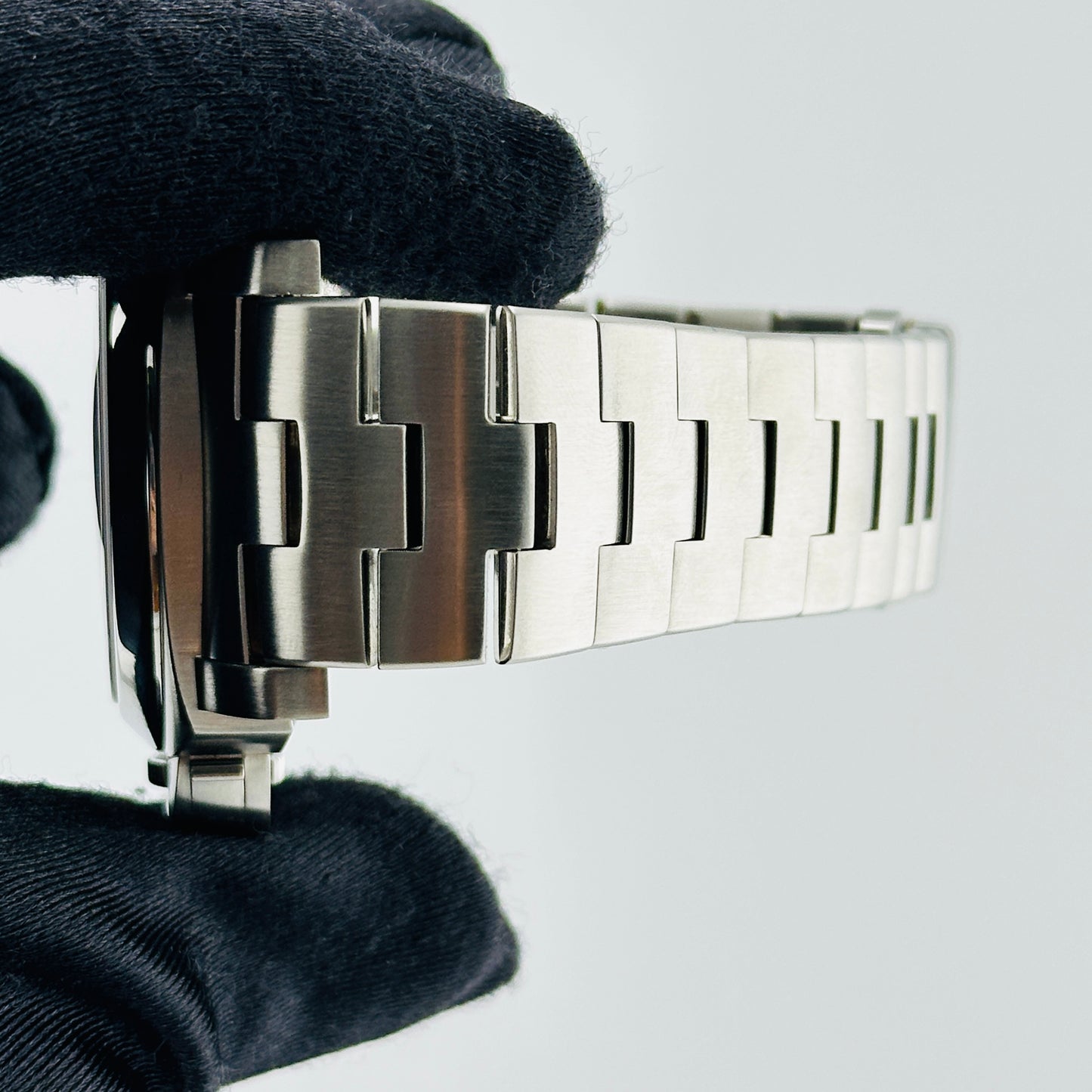 Panerai Luminor Marina Black Dial on Stainless Steel Bracelet Ref. PAM00299/OP6763 Card 2011 — view 4