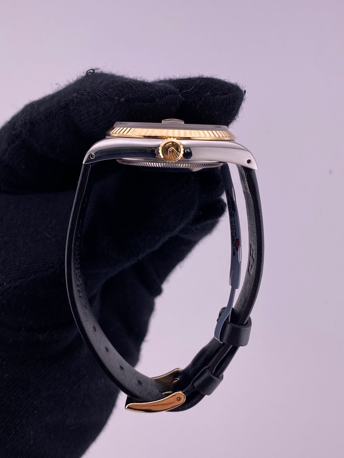 Rolex Datejust 36 Champagne Stick Dial on Generic Leather Strap Ref. 16233 1991 — view 3