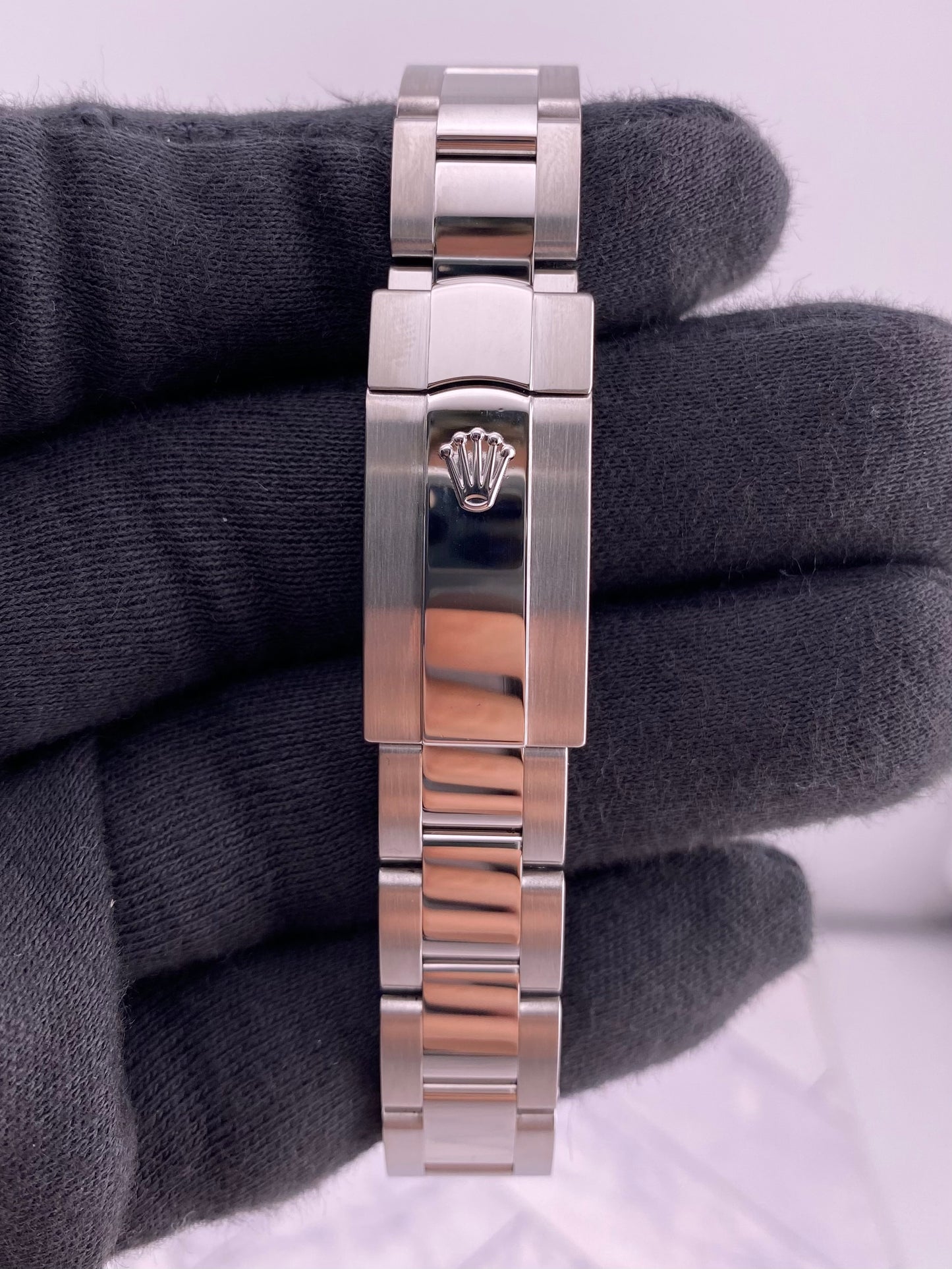 Rolex Datejust 31 Blue Roman Dial on Oyster Ref. 278240 Card 2023 — view 4