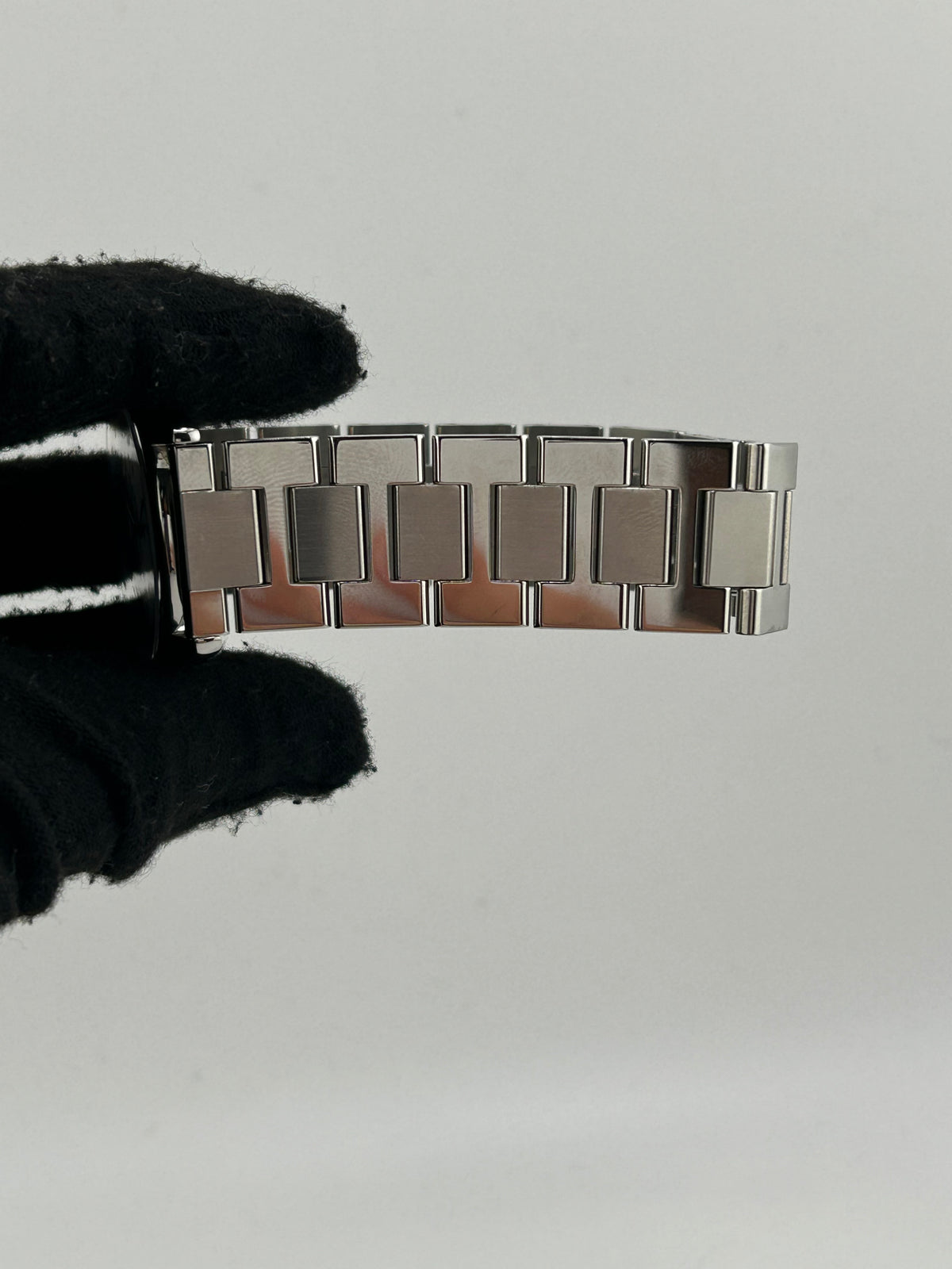 Cartier Ronde Solo Silver Roman Numerals Dial on Stainless Steel Bracelet Ref. W6701005 Papers 2016 — view 5